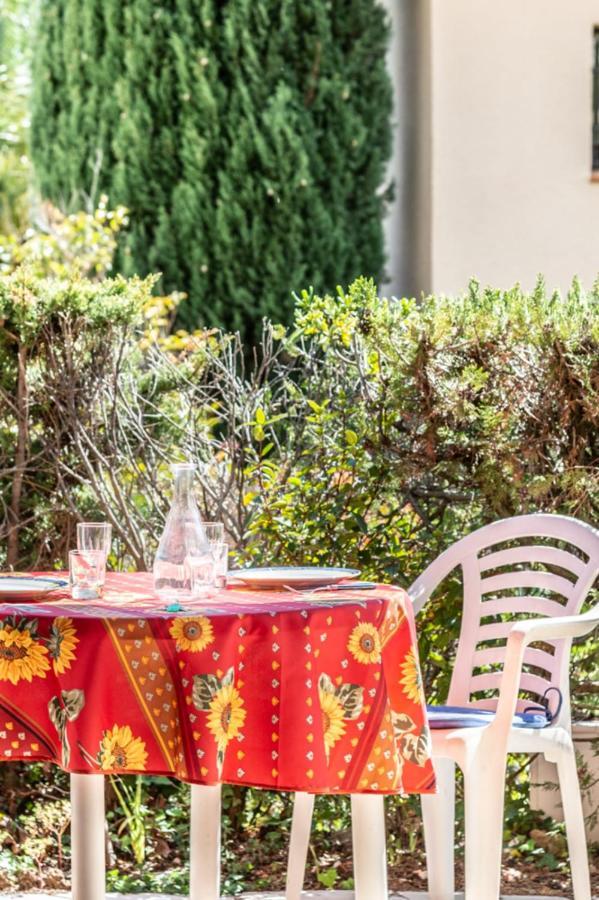 Cosy Studio Just A Stone'S Throw From The Beach Apartment Sainte-Maxime Exterior photo