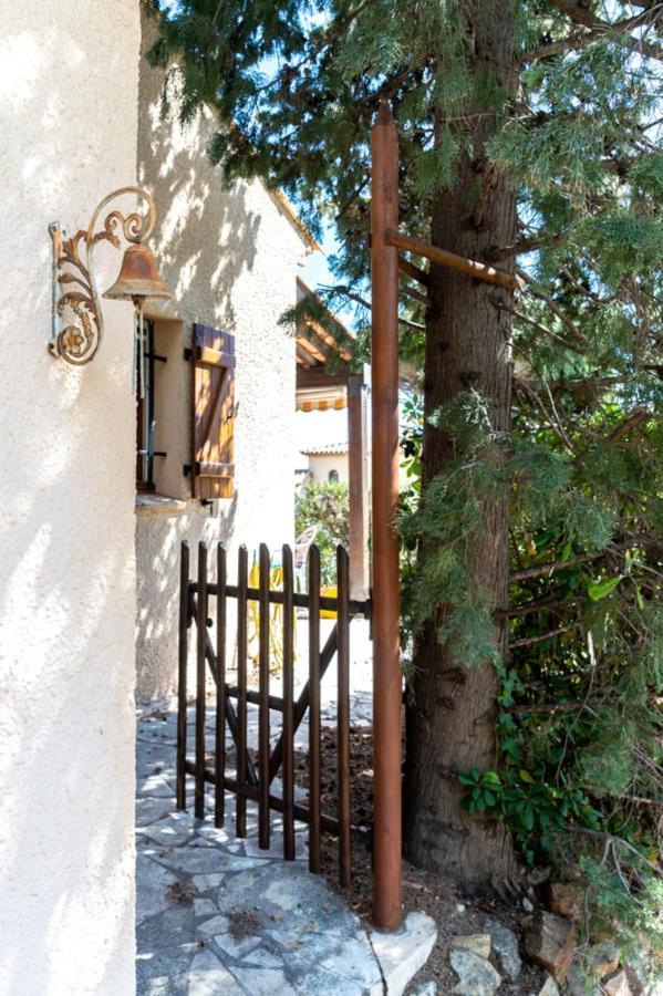 Cosy Studio Just A Stone'S Throw From The Beach Apartment Sainte-Maxime Exterior photo